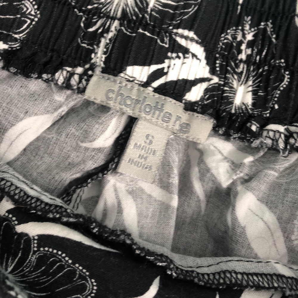Floral shorts - Picture 3 of 3